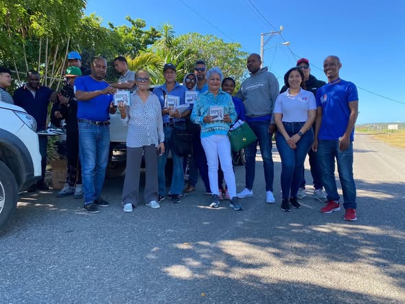 entrega de cajas para señal de televisión